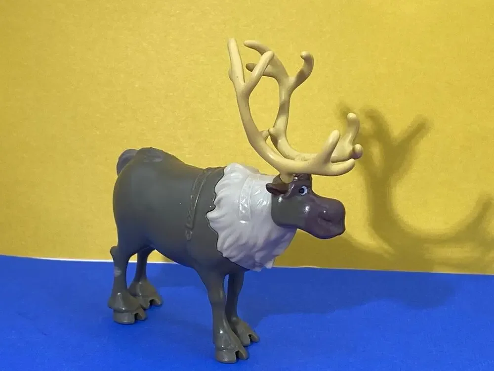 DISNEY FROZEN PLASTIC REINDEER 3.5” FIGURE CAKE TOPPER